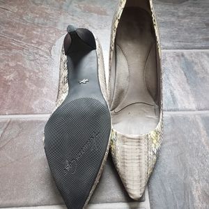 Kenneth Cole python pumps size 9